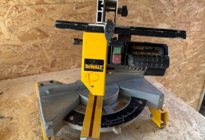 Location Scie sur table électrique Dewalt à Neuve-Chapelle